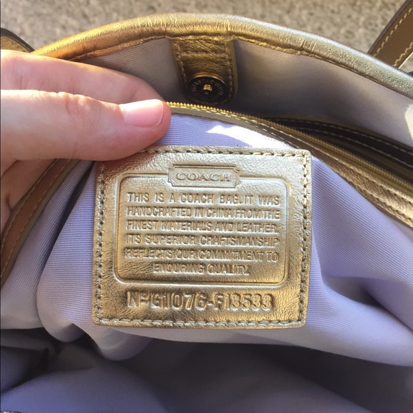 ❣️ SOLD ❣️ Authentic Tan and Gold Coach - Picture 7 of 8